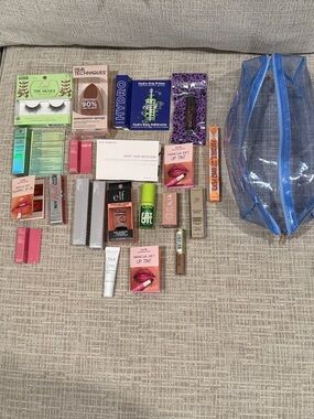 Huge makeup sampler with makeup bag